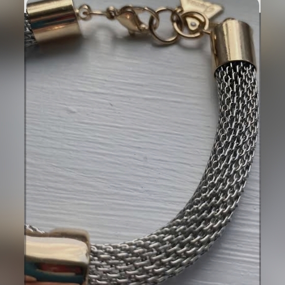 Guess Bracelet Stainless Steel & Gold Embossed Engraved Adjustable Strap Box - Picture 9 of 9